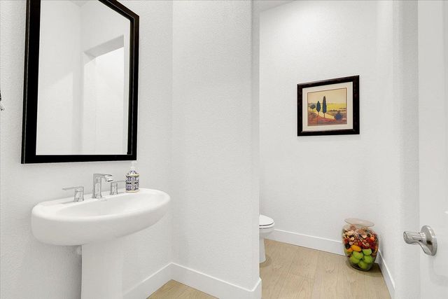 3065 Palo Alto St, Roseville, CA 95747