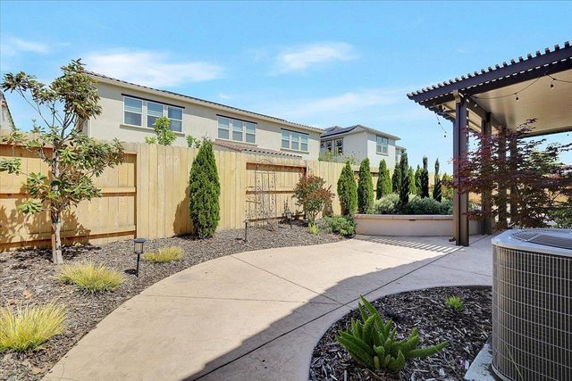 3065 Palo Alto St, Roseville, CA 95747