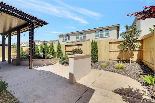 3065 Palo Alto St, Roseville, CA 95747