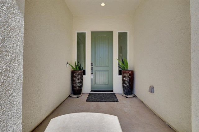 3065 Palo Alto St, Roseville, CA 95747