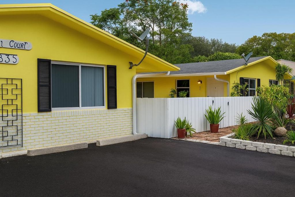 635 SW 14th Terrace 1-9, Fort Lauderdale, FL 33312