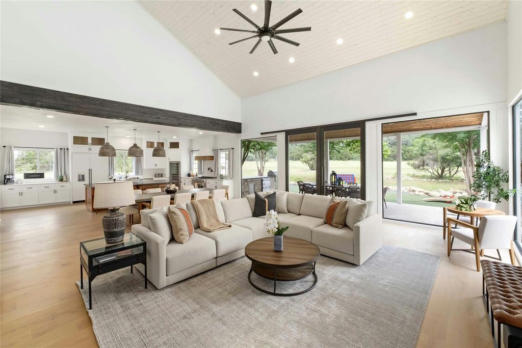 499 Hannah DR, Dripping Springs, TX 78620