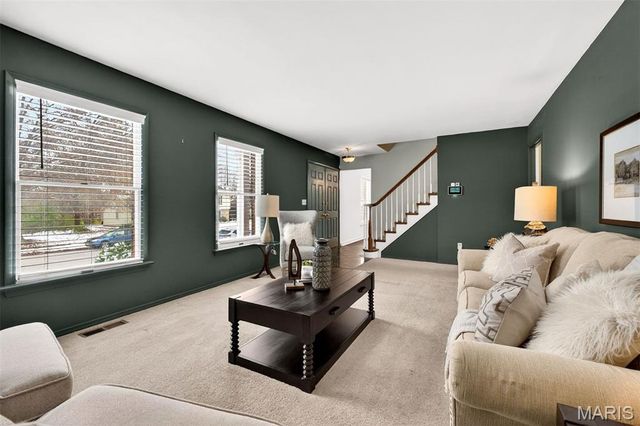 15556 Country Ridge Drive, Chesterfield, MO 63017