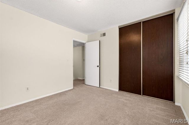 15556 Country Ridge Drive, Chesterfield, MO 63017