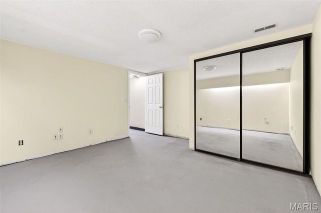 15556 Country Ridge Drive, Chesterfield, MO 63017