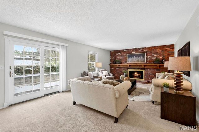 15556 Country Ridge Drive, Chesterfield, MO 63017