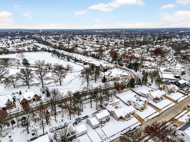 15556 Country Ridge Drive, Chesterfield, MO 63017