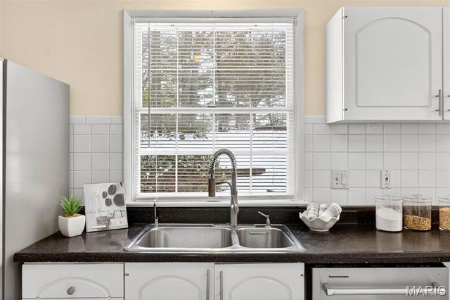 15556 Country Ridge Drive, Chesterfield, MO 63017