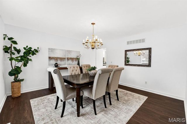 15556 Country Ridge Drive, Chesterfield, MO 63017