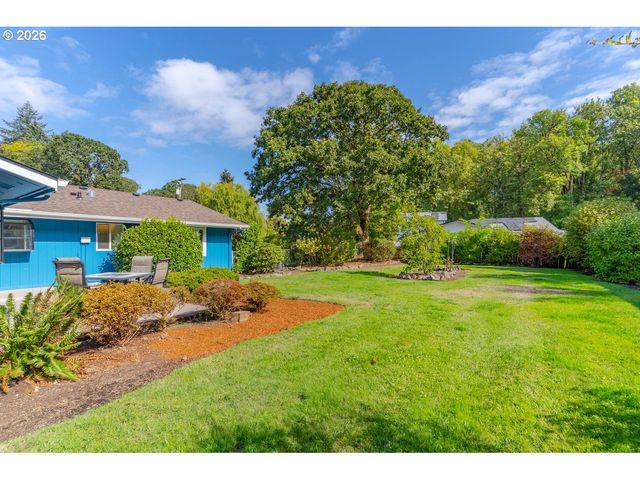 1395 Nw TWINS Ln, Albany, OR 97321
