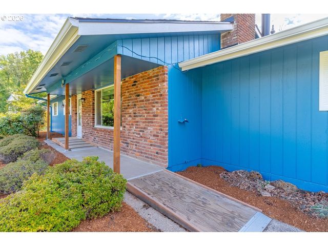 1395 Nw TWINS Ln, Albany, OR 97321