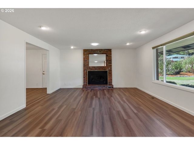 1395 Nw TWINS Ln, Albany, OR 97321