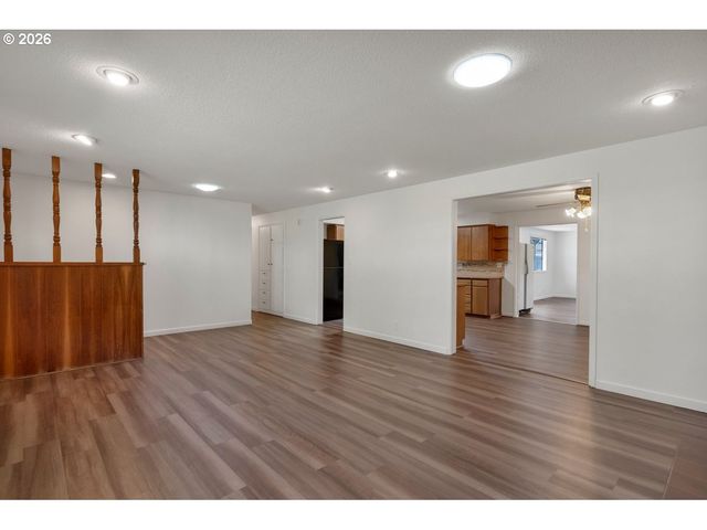 1395 Nw TWINS Ln, Albany, OR 97321