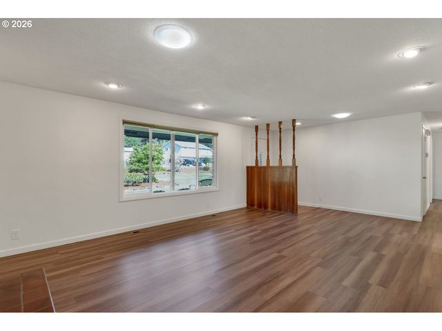 1395 Nw TWINS Ln, Albany, OR 97321