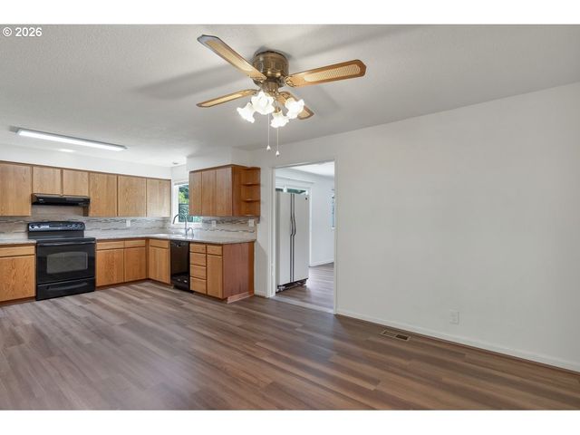 1395 Nw TWINS Ln, Albany, OR 97321