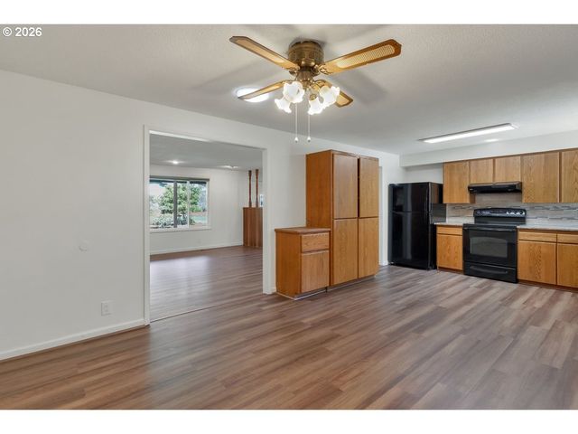 1395 Nw TWINS Ln, Albany, OR 97321