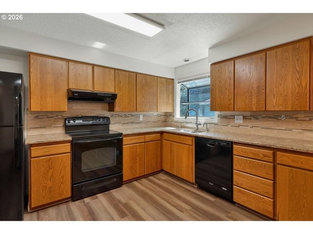 1395 Nw TWINS Ln, Albany, OR 97321