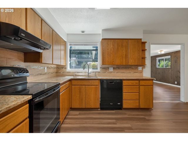 1395 Nw TWINS Ln, Albany, OR 97321