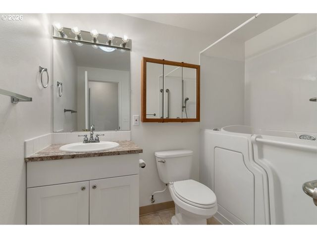 1395 Nw TWINS Ln, Albany, OR 97321