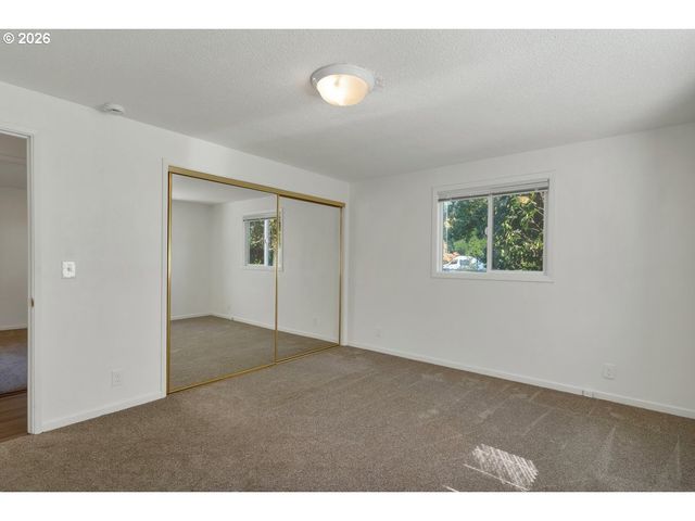 1395 Nw TWINS Ln, Albany, OR 97321