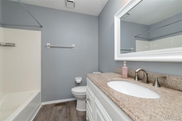 1272 Ashford Place Drive, O'fallon, MO 63366