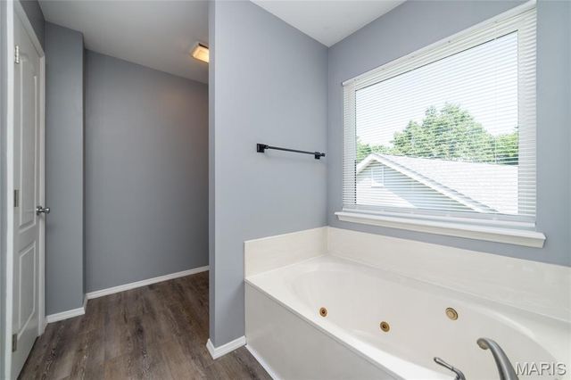 1272 Ashford Place Drive, O'fallon, MO 63366