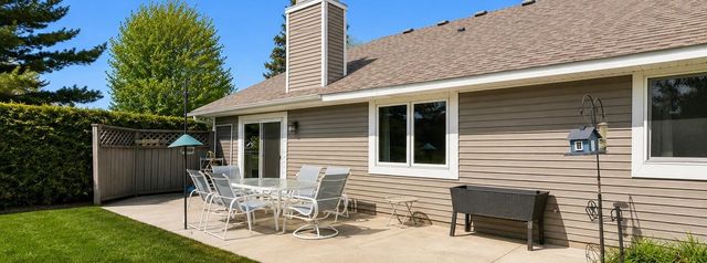 5690 Dunlap Avenue N, Shoreview, MN 55126