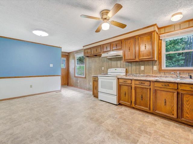 82 Forest Hill DR, Collinsville, VA 24078