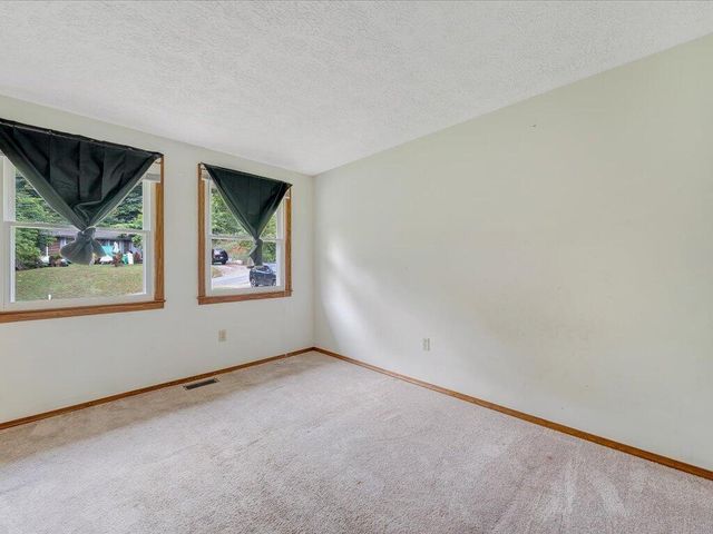 82 Forest Hill DR, Collinsville, VA 24078