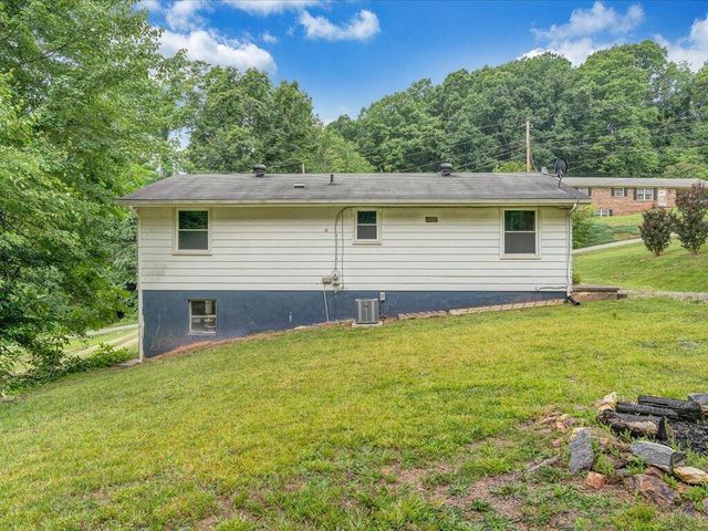 82 Forest Hill DR, Collinsville, VA 24078