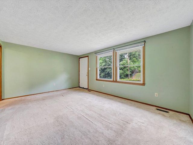 82 Forest Hill DR, Collinsville, VA 24078