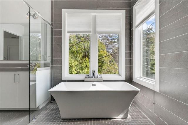 4005 Hazel Nut Lane, Atlanta, GA 30342