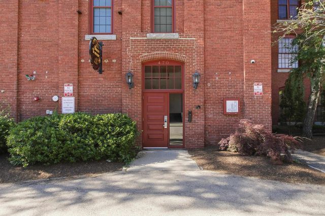 470 Silver St Apt 209, Manchester, NH 03103