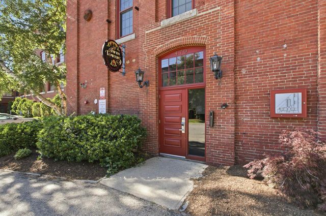 470 Silver St Apt 209, Manchester, NH 03103