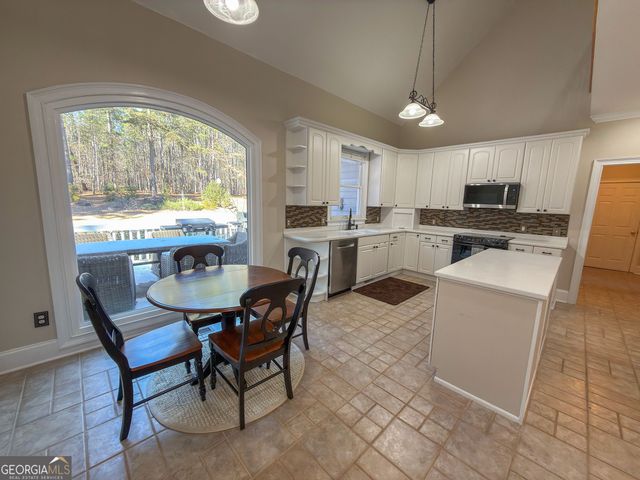 155 Waters Edge Drive, Eatonton, GA 31024