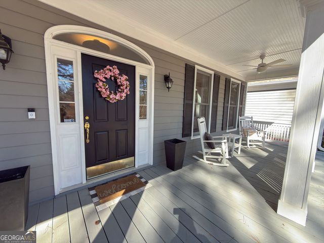 155 Waters Edge Drive, Eatonton, GA 31024