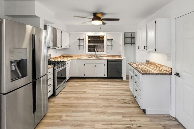 105 Hickory Grove Road, Salem, IL 62881