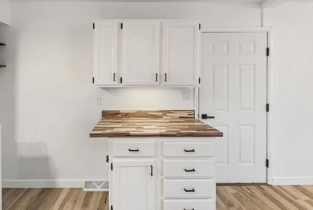 105 Hickory Grove Road, Salem, IL 62881