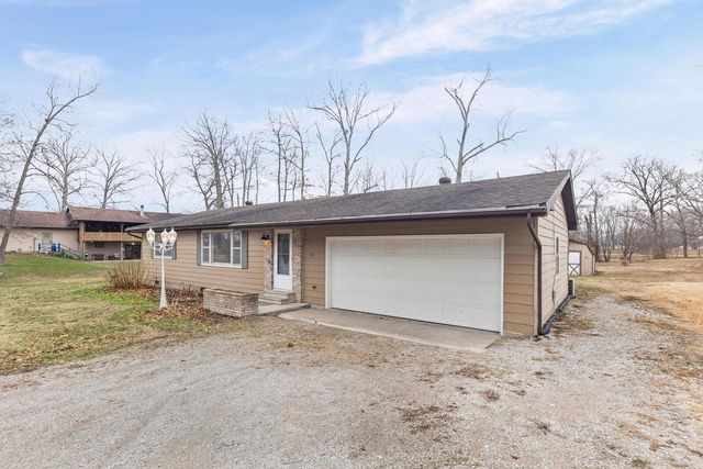 105 Hickory Grove Road, Salem, IL 62881