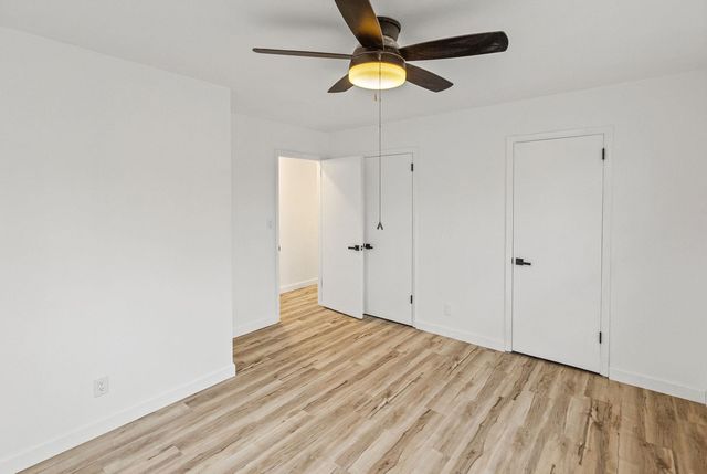 105 Hickory Grove Road, Salem, IL 62881