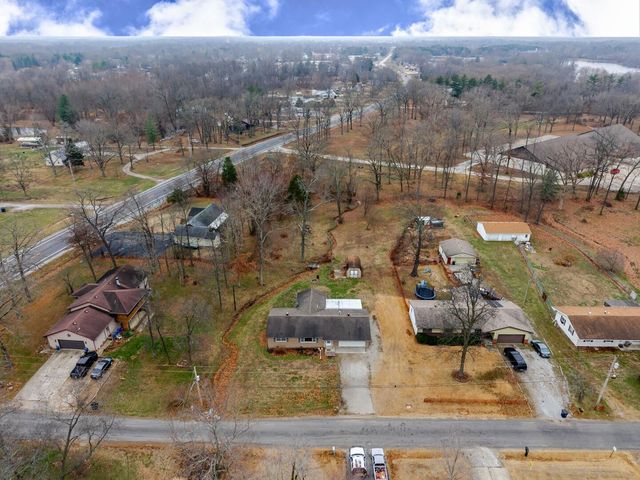 105 Hickory Grove Road, Salem, IL 62881