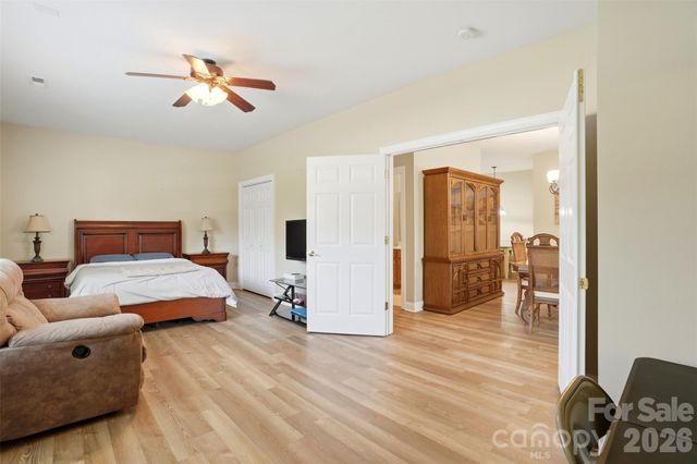 2118 N Castle Court, Matthews, NC 28105