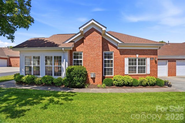 2118 N Castle Court, Matthews, NC 28105