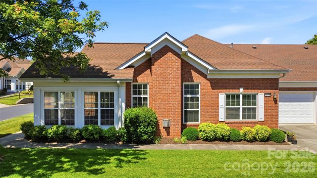 2118 N Castle Court, Matthews, NC 28105