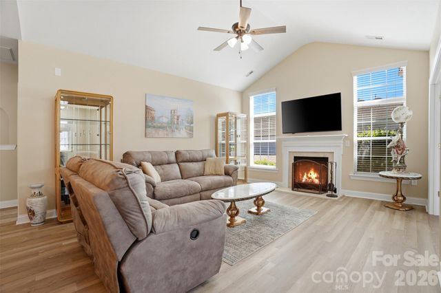 2118 N Castle Court, Matthews, NC 28105