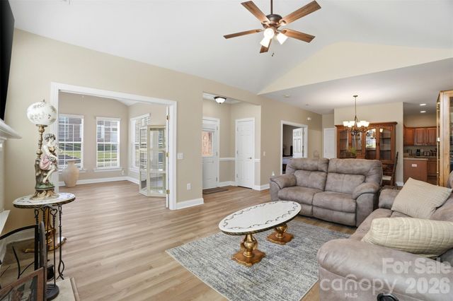 2118 N Castle Court, Matthews, NC 28105