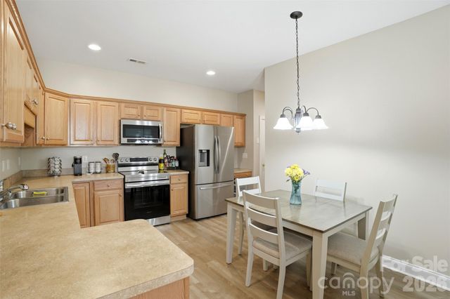 2118 N Castle Court, Matthews, NC 28105