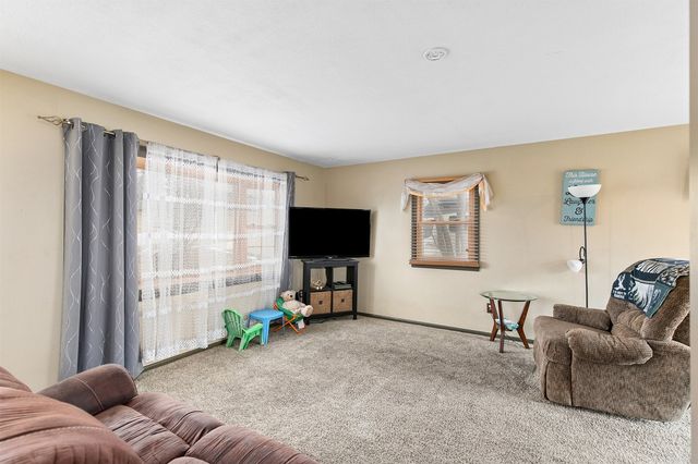 4691 Parkview Drive, Pleasant Hill, IA 50327