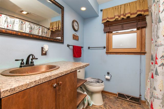 4691 Parkview Drive, Pleasant Hill, IA 50327