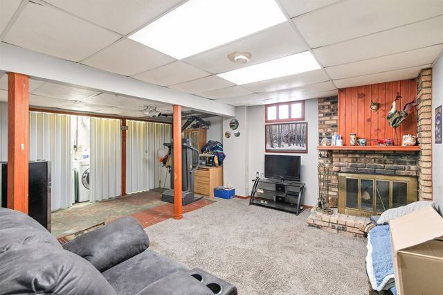 4691 Parkview Drive, Pleasant Hill, IA 50327